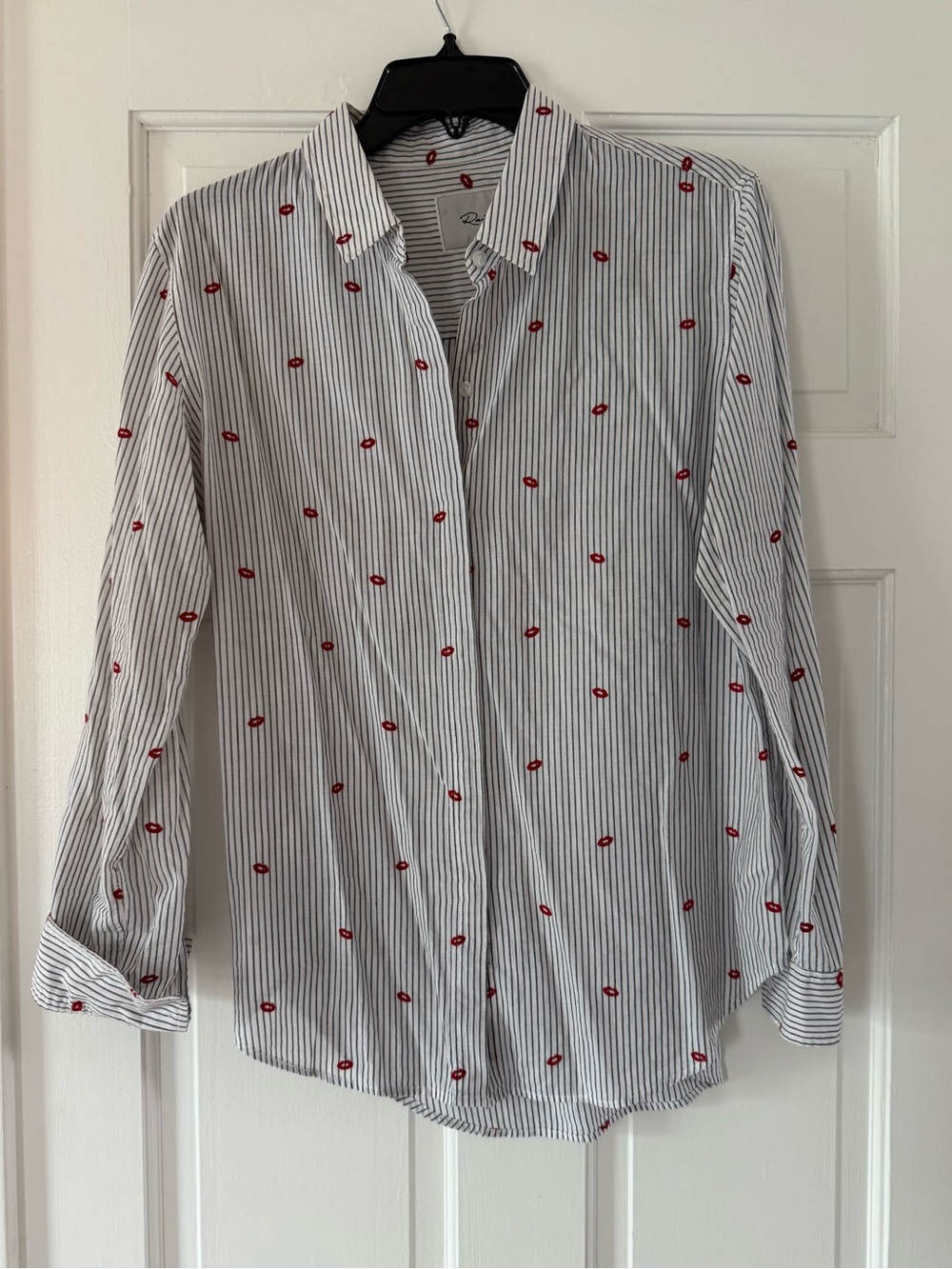 Rails White and Navy Stripe Button-Down Shirt with Red Kiss Motif, Sz M. Pristin